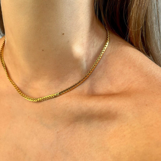 Sleek Chain: Minimalistyczny naszyjnik z delikatnym splotem - Pearlippines Biżuteria